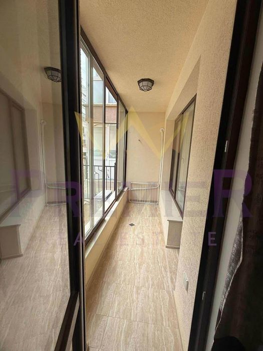 Дава се под наем Двустаен апартамент в Варна, Левски - 65 кв.м за 663 € - Снимка #3