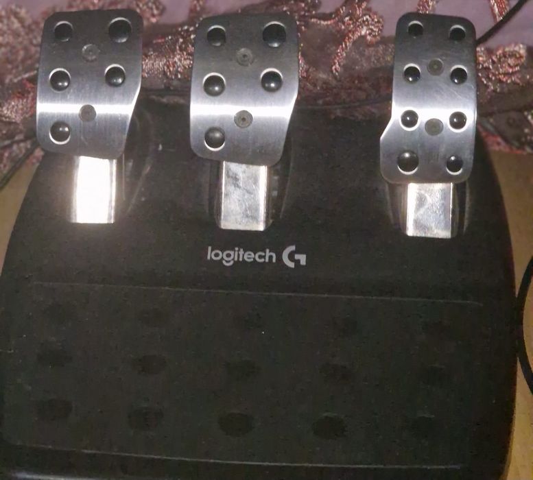 De vânzare volan Logitech G29