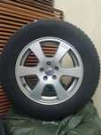 Vând Anvelope Michelin 235/65 R17 cu Jenți Volvo XC60