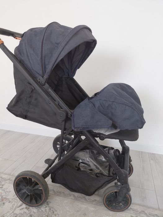 Детская коляска .