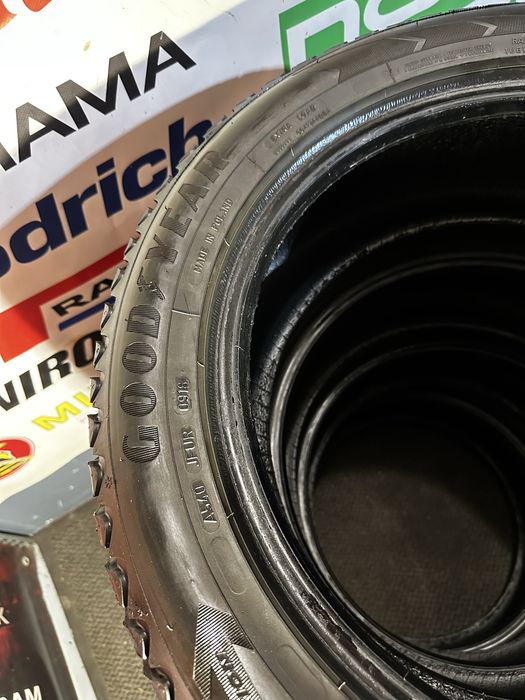 225/50 R17 98T XL - Goodyear Ultra Grip ICE ARCTIC M+S Oferta