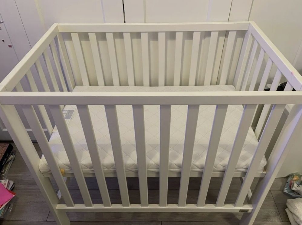Легло кошара с матрак Mamas and Papas за бебе до 18 месеца