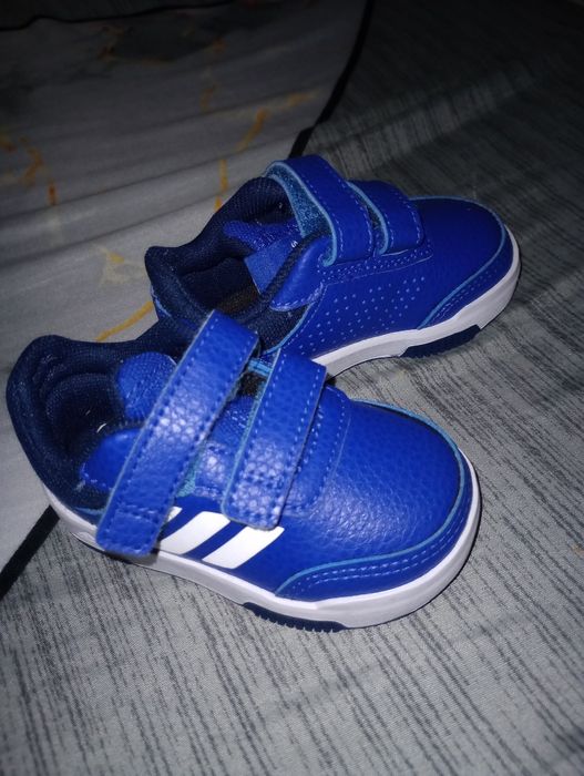 Adidas bebe, mărimea 19