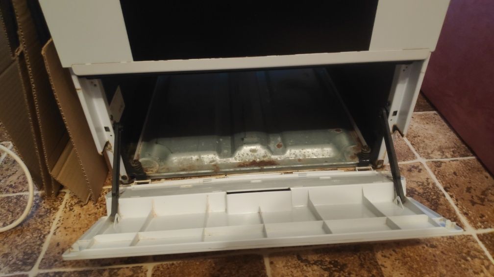 Продавам - готварска печка Indesit