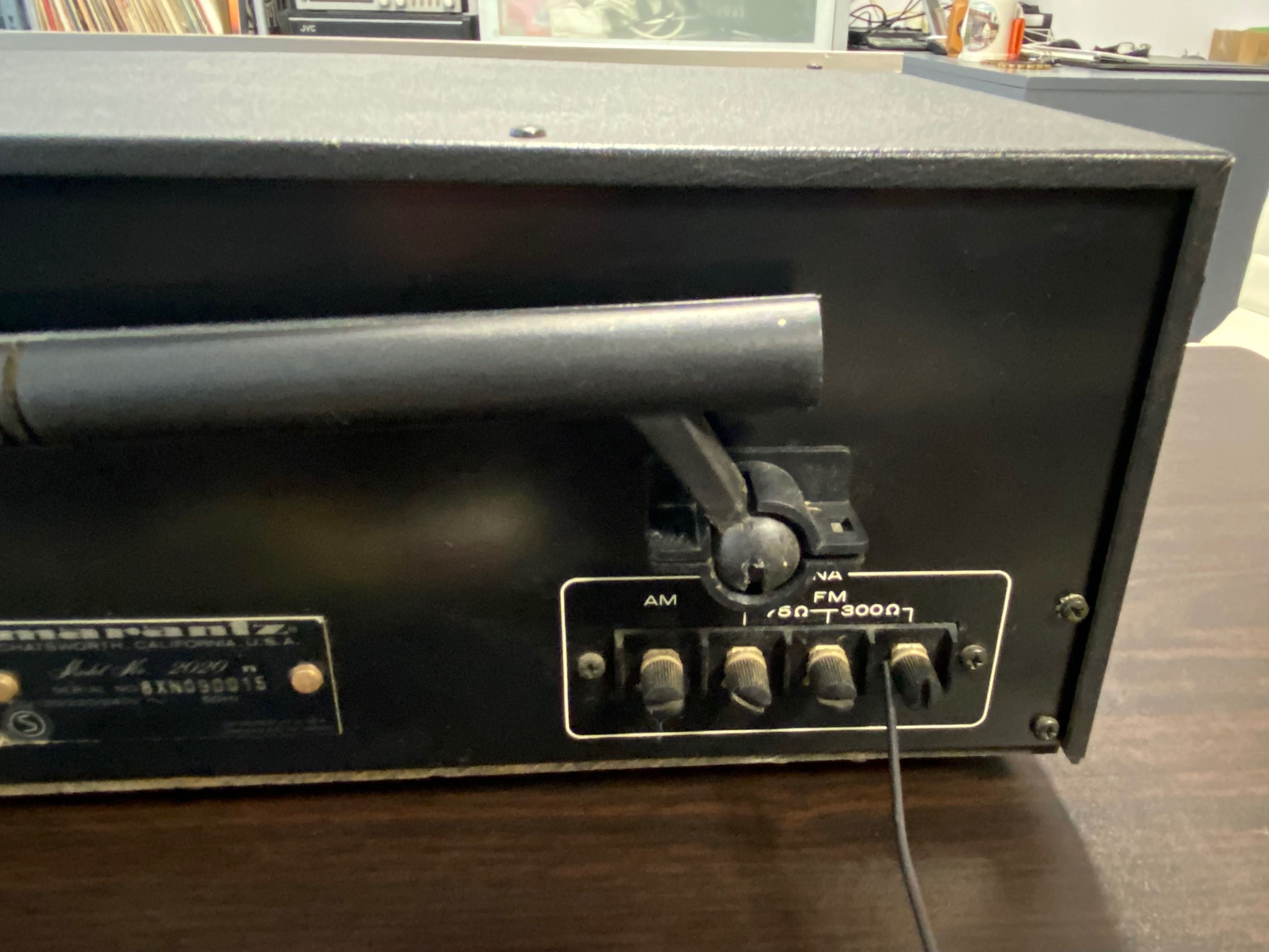 Юбилеен  тунер Marantz
