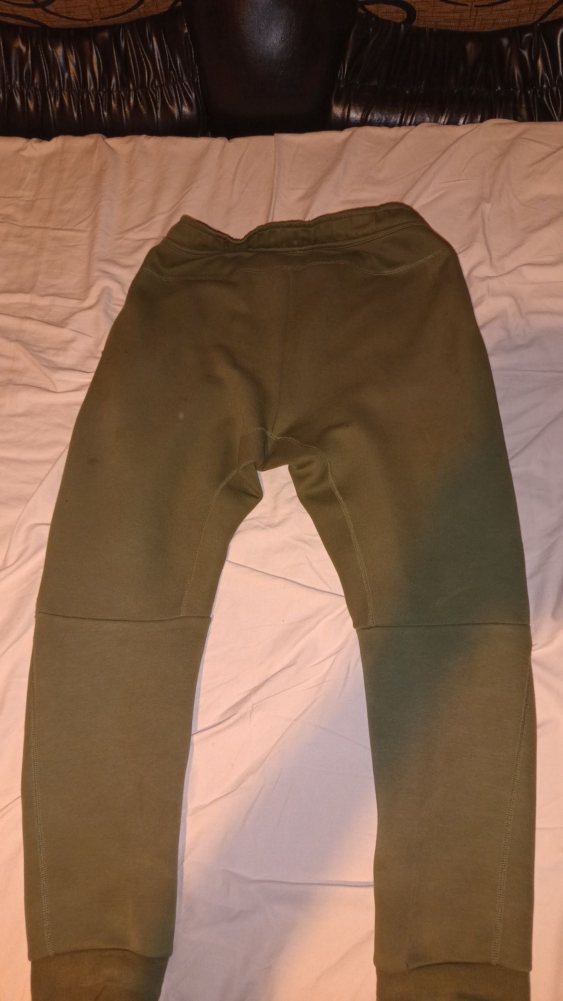 Vand pantaloni nike tech verzi