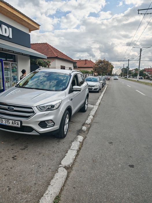 Vând Ford kuga 2018