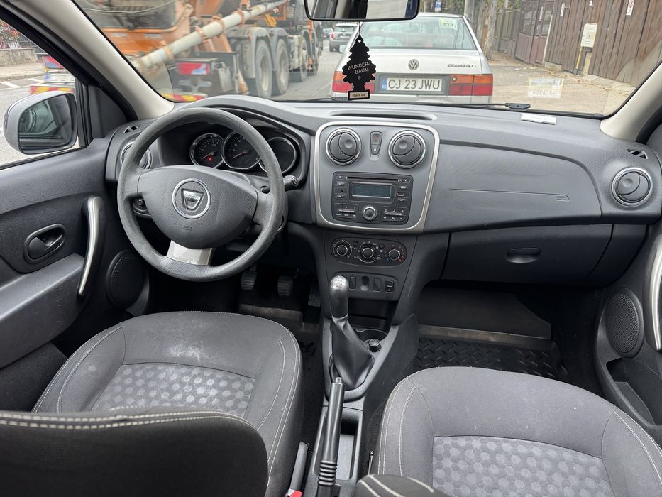 De vanzare Dacia sandero, 2015. Km97415 Benzina +  gaz. 5500 euro neg.