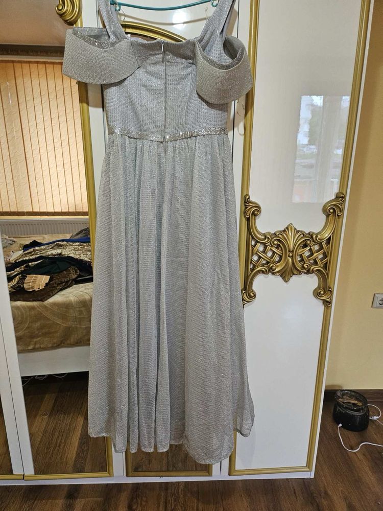 Официална рокля L- XL