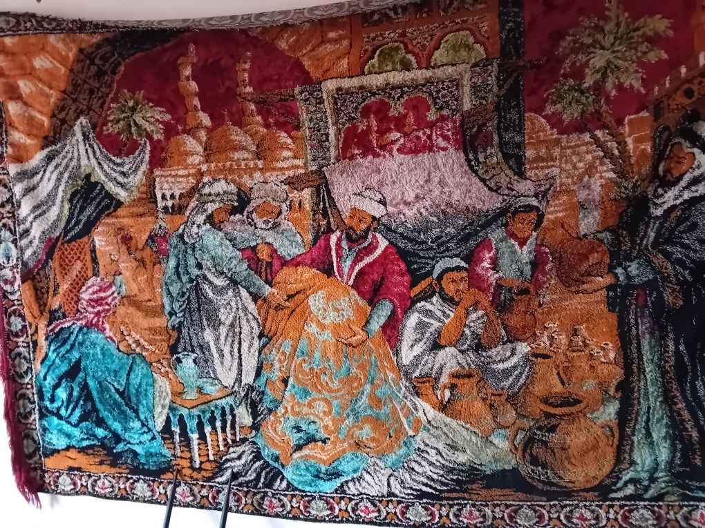 Vând carpeta de perete originala