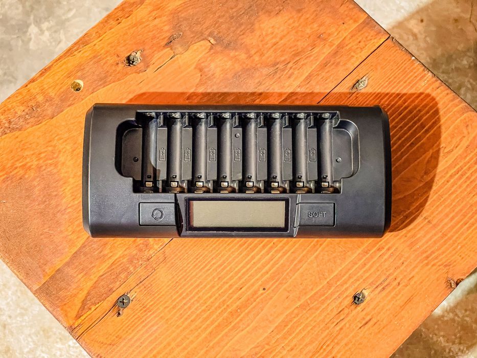 Maha MH-C801D încărcător baterii AA și AAA 8 canale