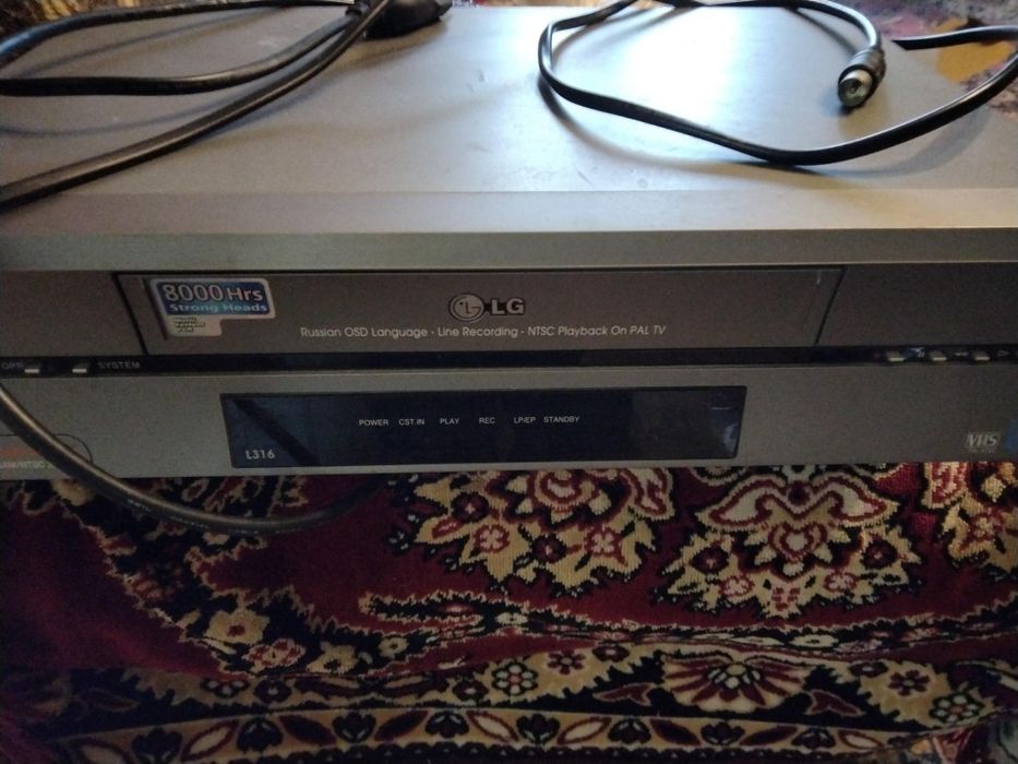 ДВД , видеопроигрыватель кассетный