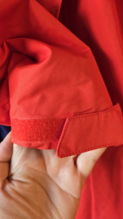 Geaca HH, de toamna-iarna,in stare buna.