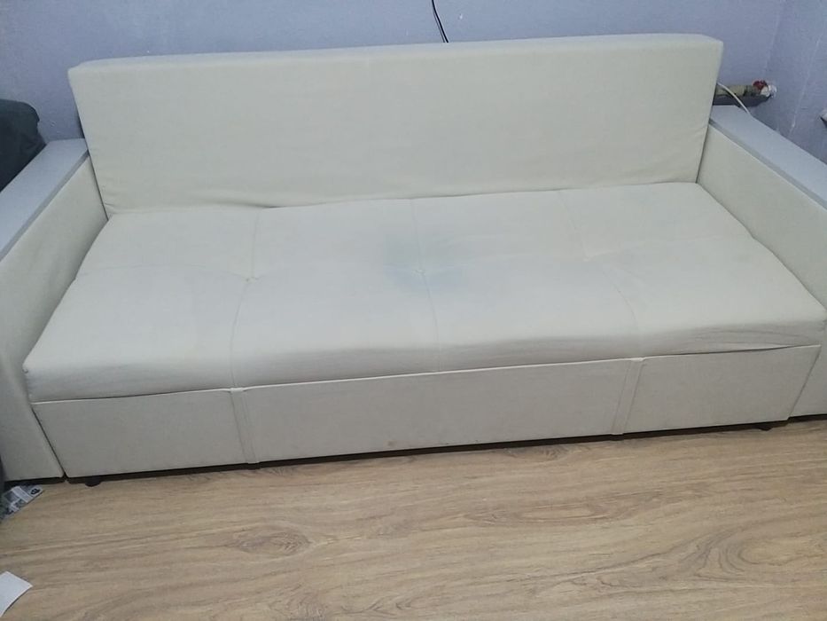 Диван раскладной почти в новом состоянии
