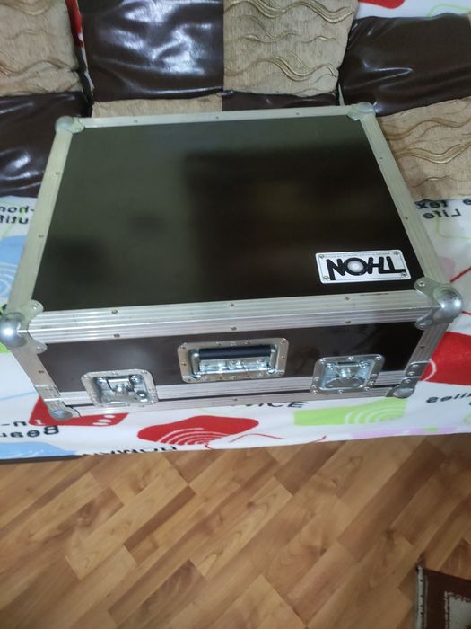 Vând Mixer Yamaha 01v 96