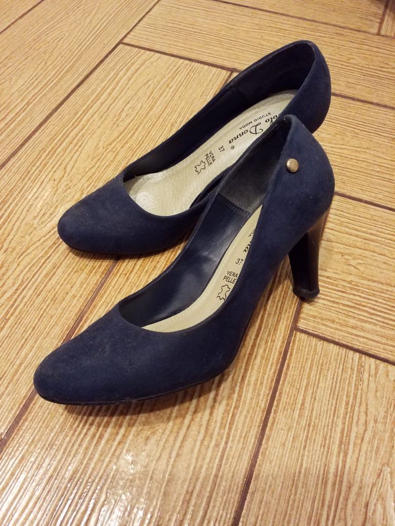 Pantofi Solo Donna,măr 37. Piele naturala. Impecabili.