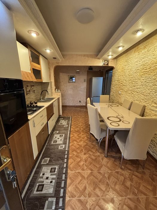 INCHIRIEZ apartament/spatiu comercial cu 3 camere in Focsani