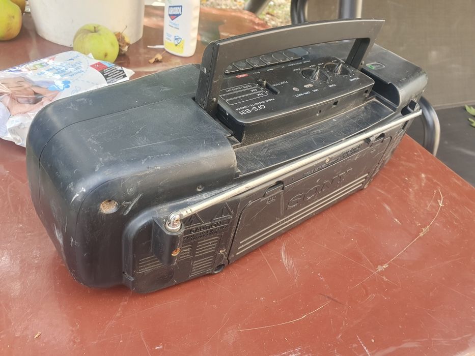 Sony radio casetofon stereo in stare de functionare.