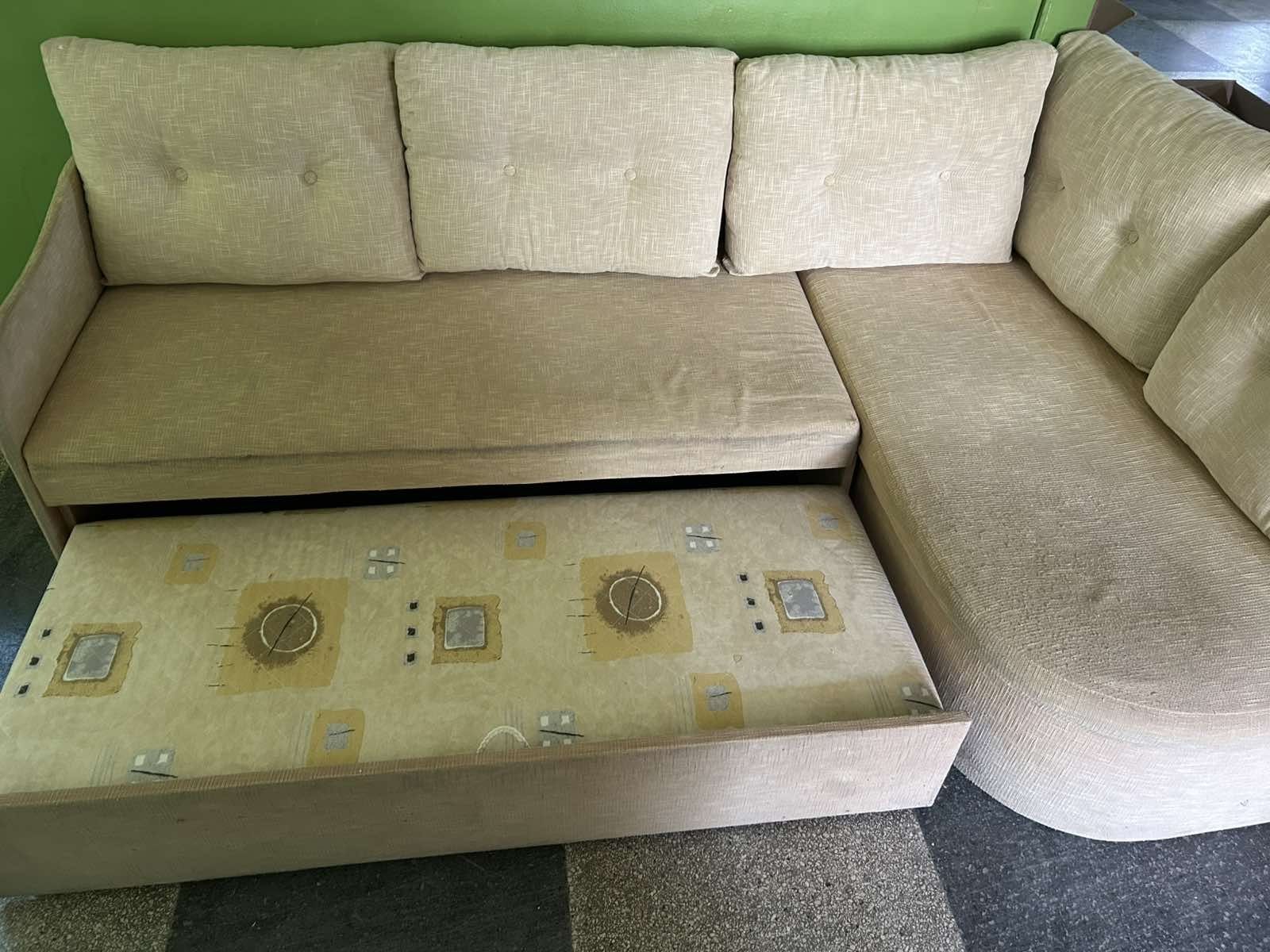 Кухненски диван .