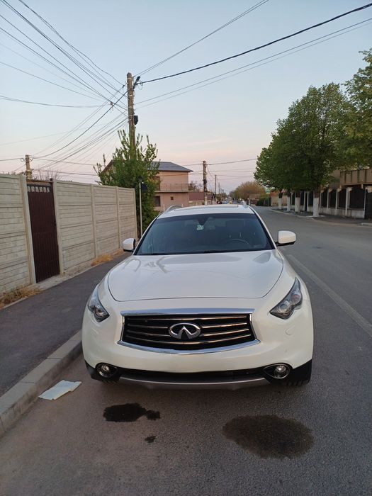 Vând/Schimb +/- diferență Infiniti 3.0 Diesel 2014