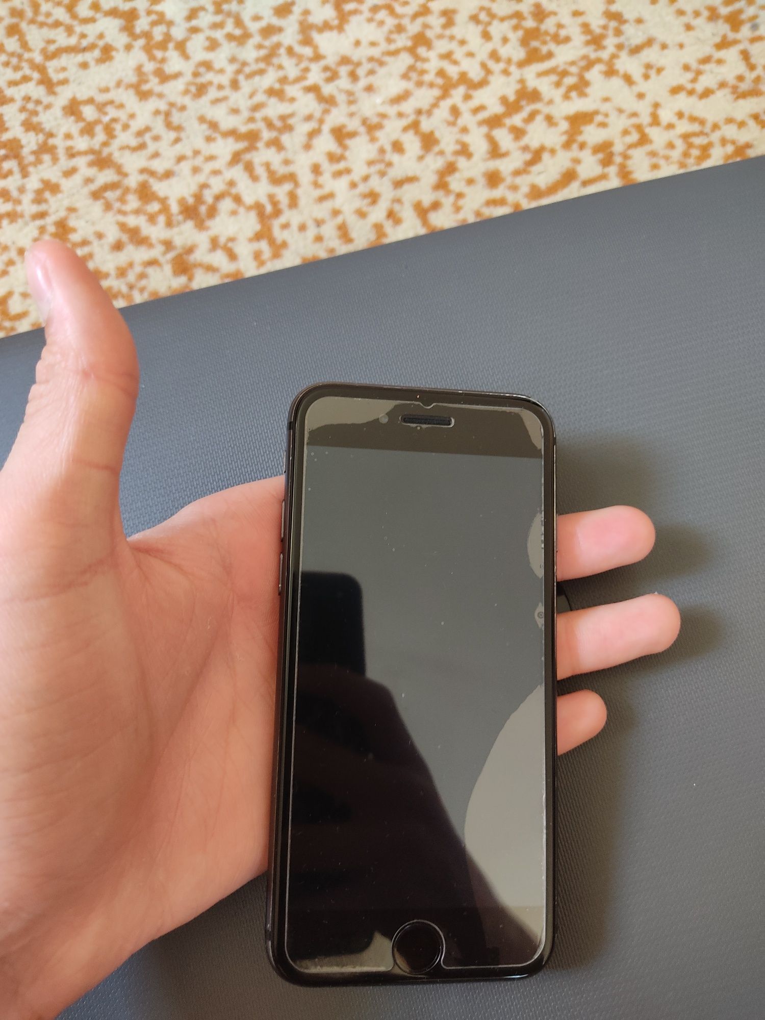 Iphone 8 abmn han bor