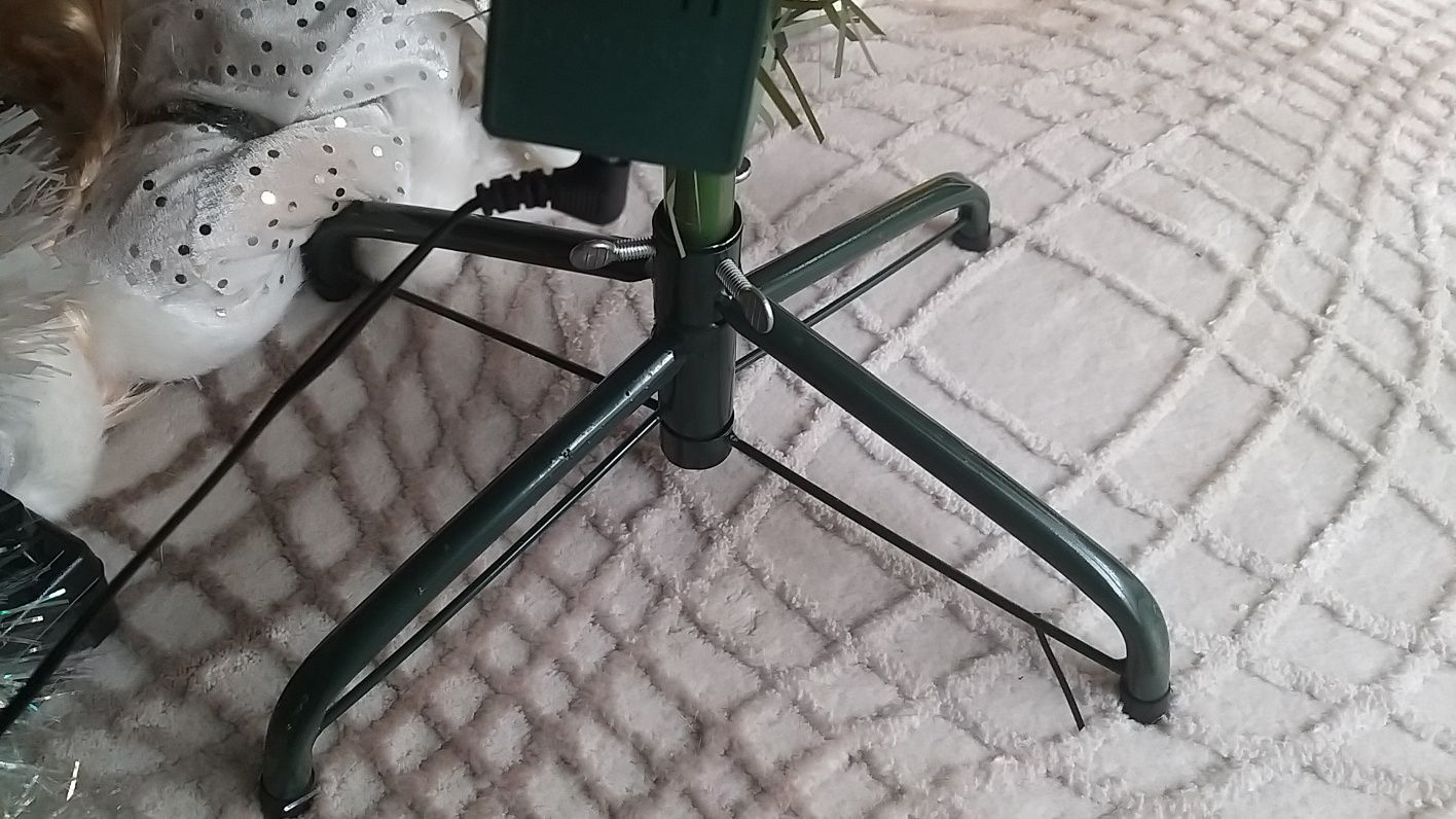 Елка со встроеными лампочками  180 см