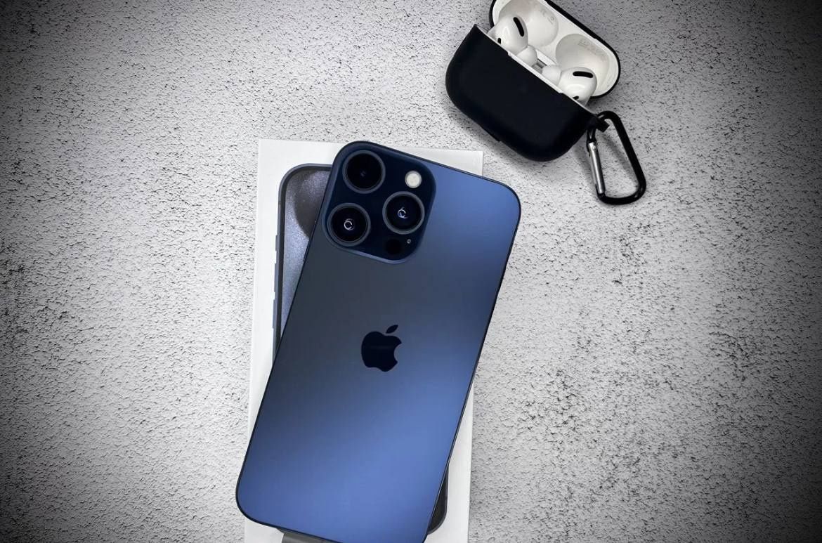 iPhone XR в корпусе 15  Pro/ Max blue titanium