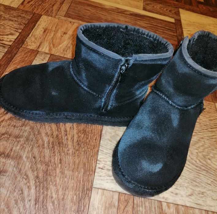 Угги детские в отличном состоянии