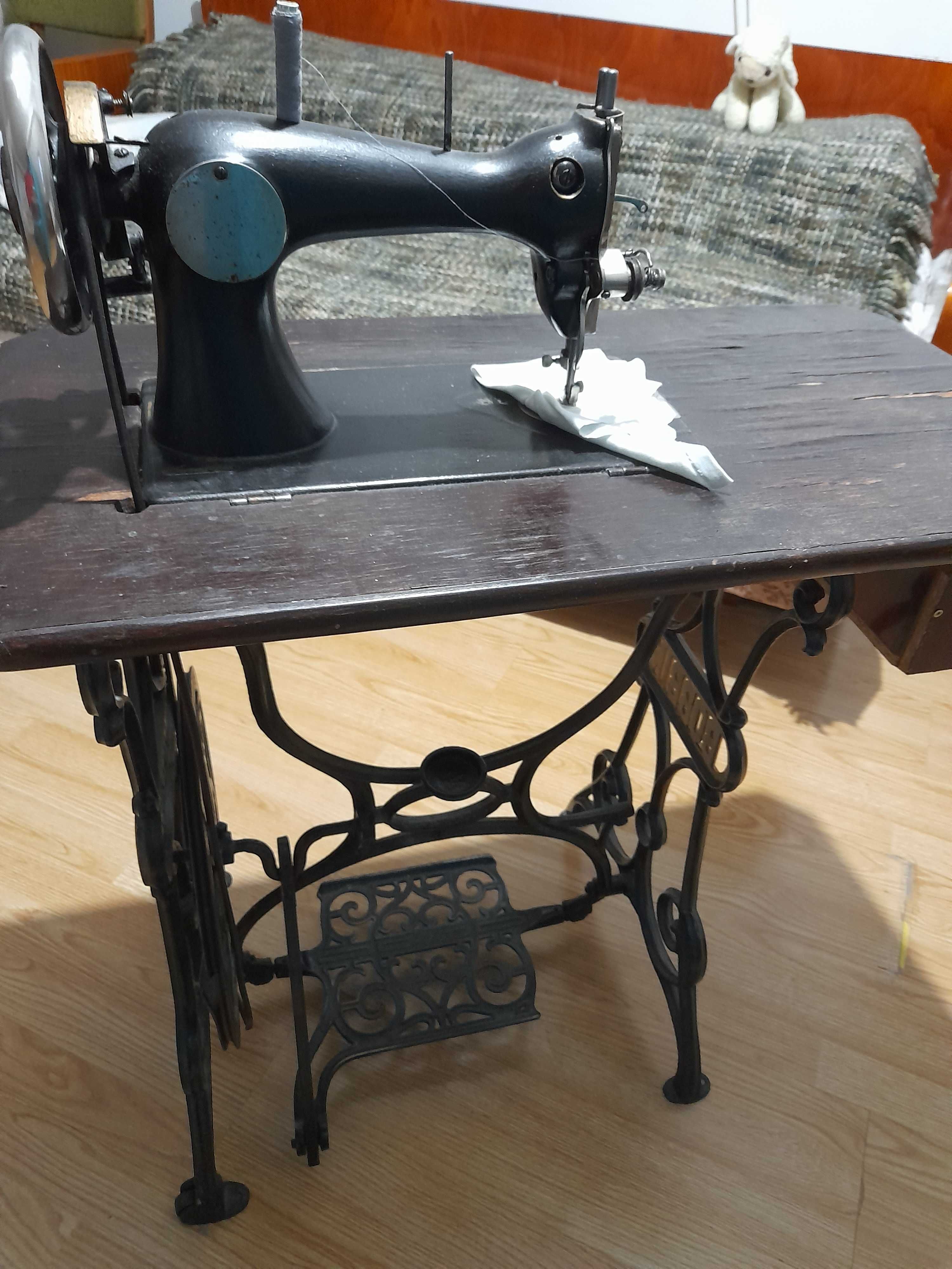 maşină de cusut veche,bobbin