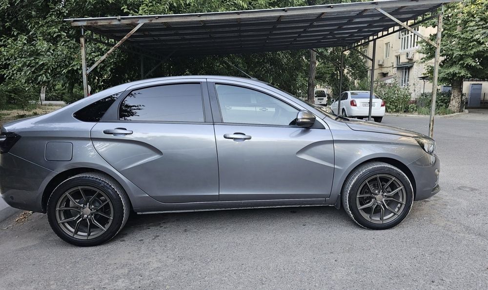 Продам диски с резиной 17 размер