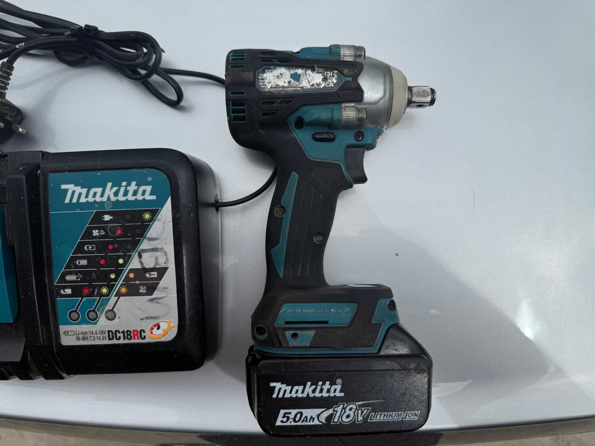 Makita DTW300 Гайковерт