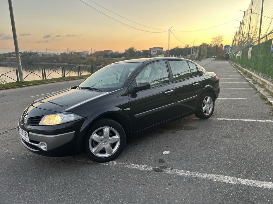 Vând renault megane