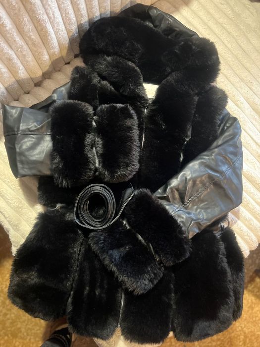 Дамско кожено яке с пух