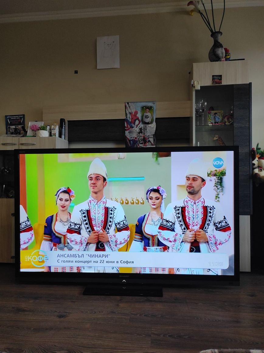 Лед Телевизор SHARP 70 инча 3D