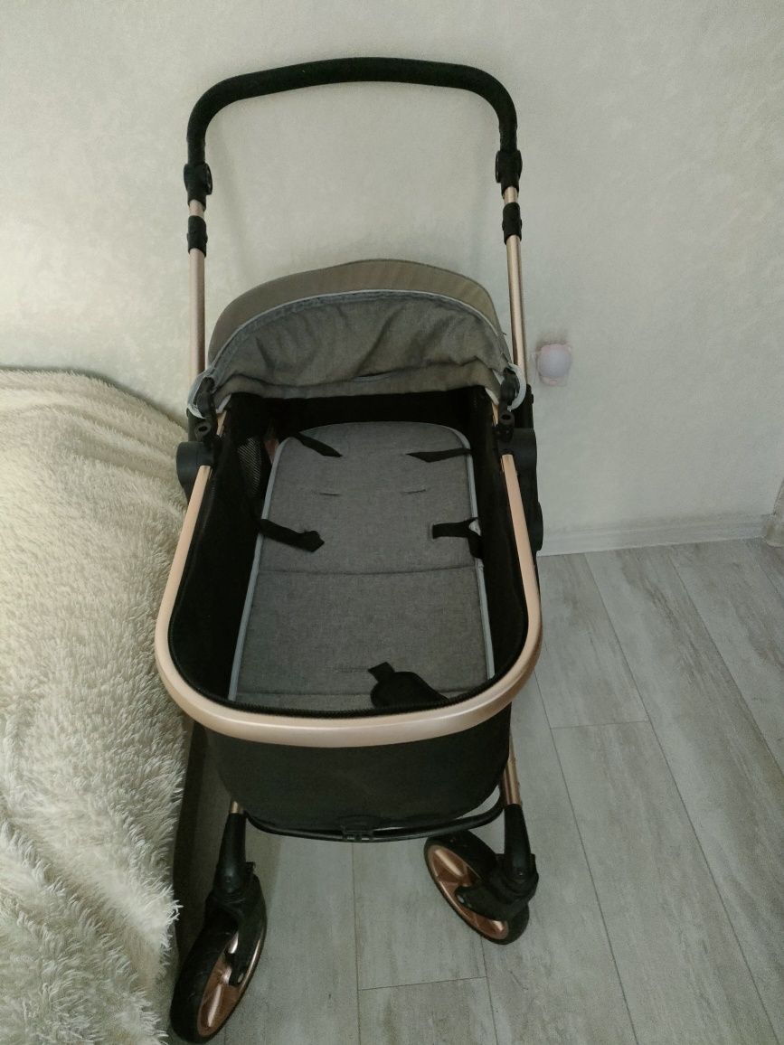 Продам детскую коляску