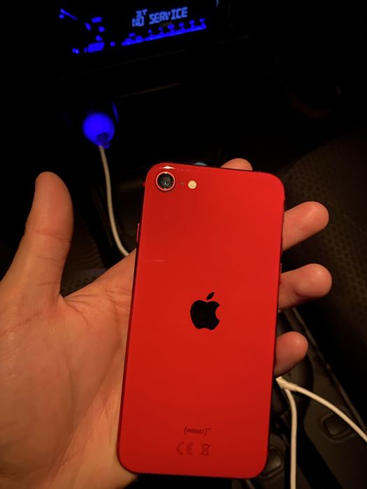 Продам Iphone SE в отличном состоянии
