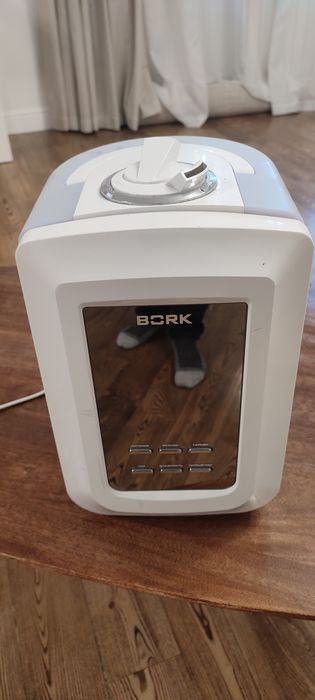 Увлажнитель воздуха BORK H501