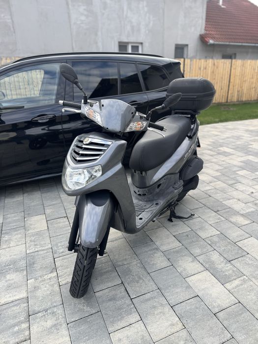 Scuter Sym 125 cm3 categoria B