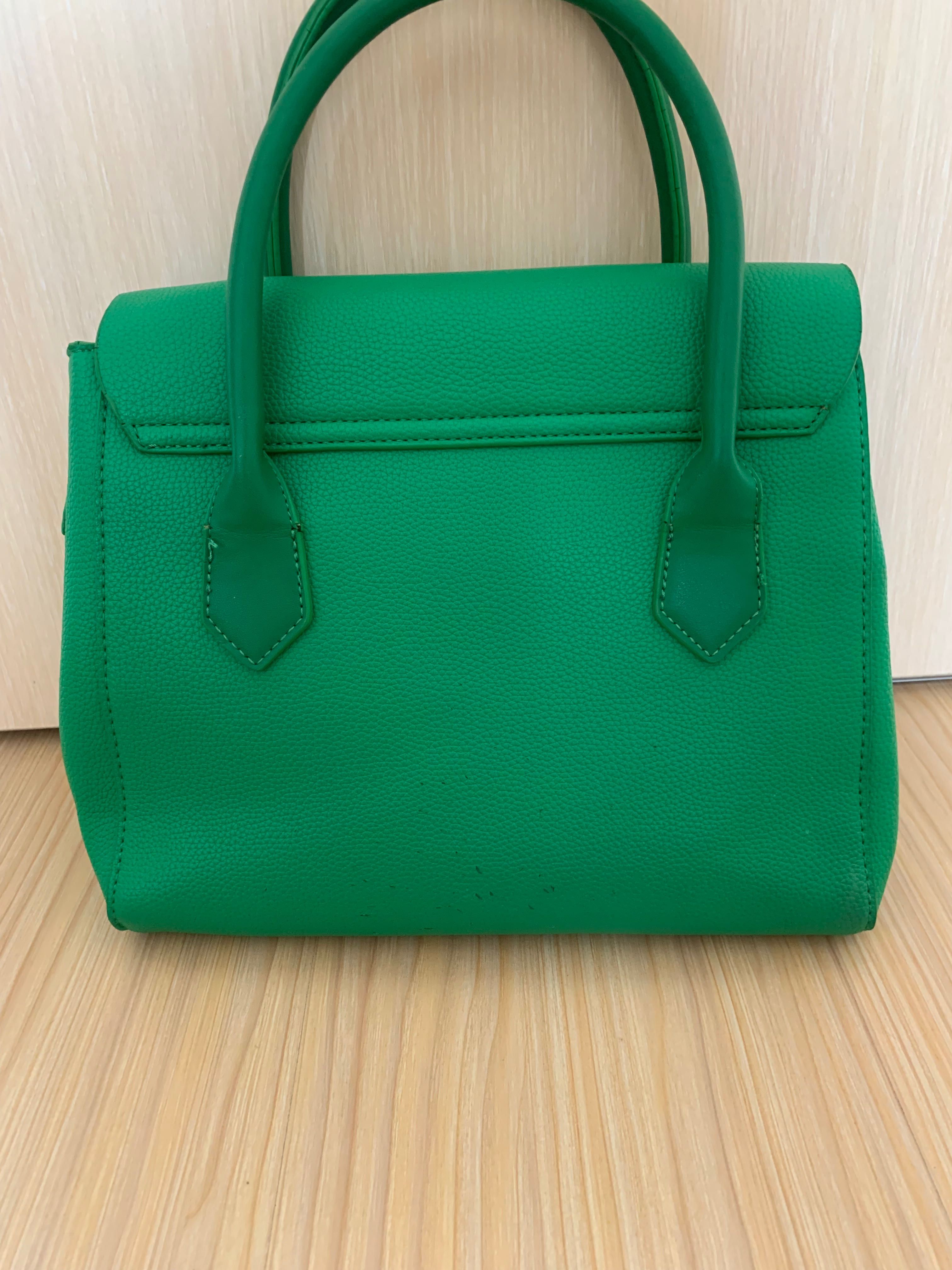 Зелена дамска чанта