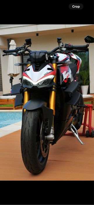 Ducati Streetfighter V4s