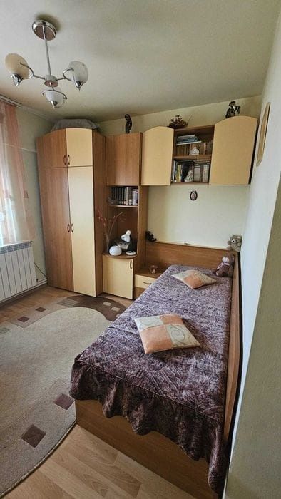 PF vand apartament 3 camere decomandate - zona SANITAS