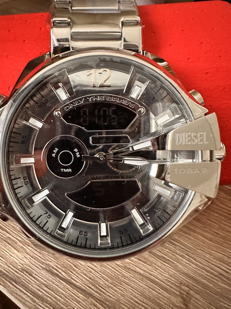 Часовник Diesel чисто нов