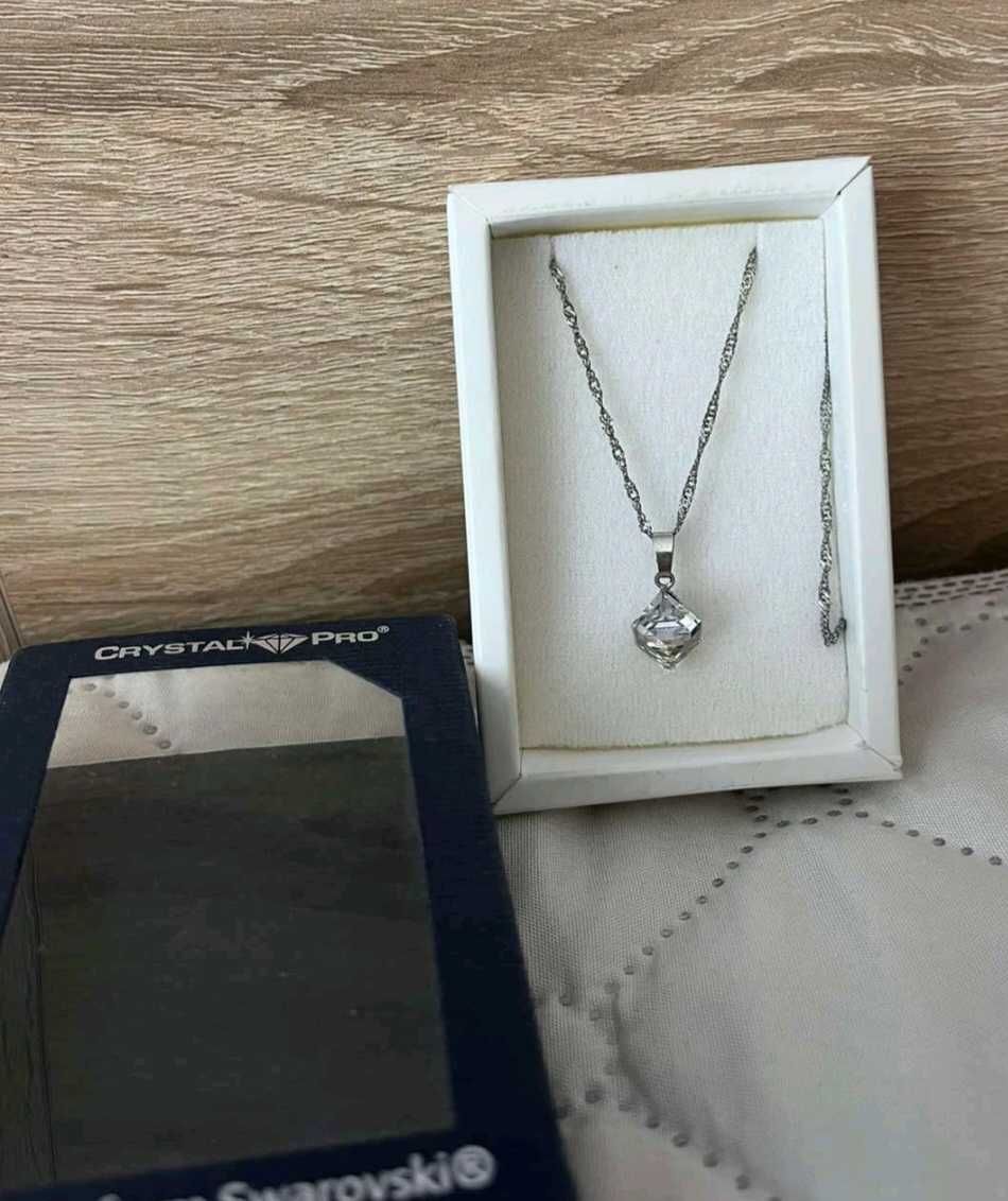 Колие с камък ,,Swarovski"