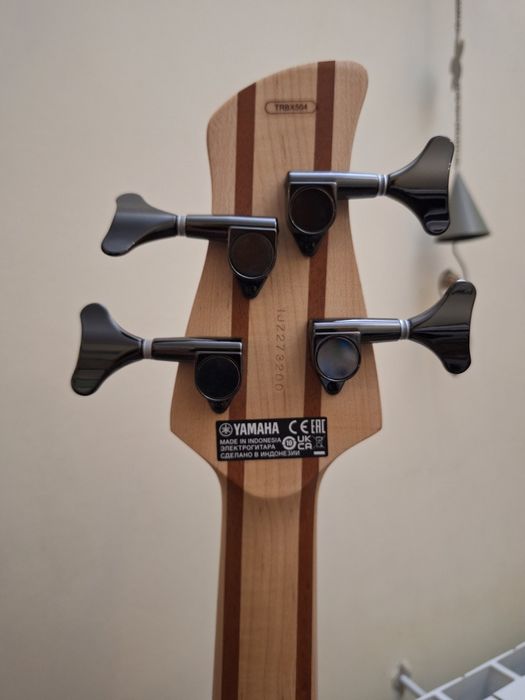 Бас китара Yamaha trbx 504