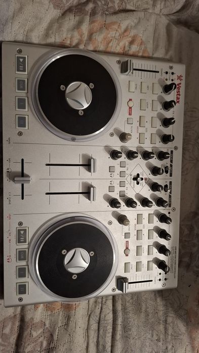 Продам пульт диджейский vestax vci-100mkII