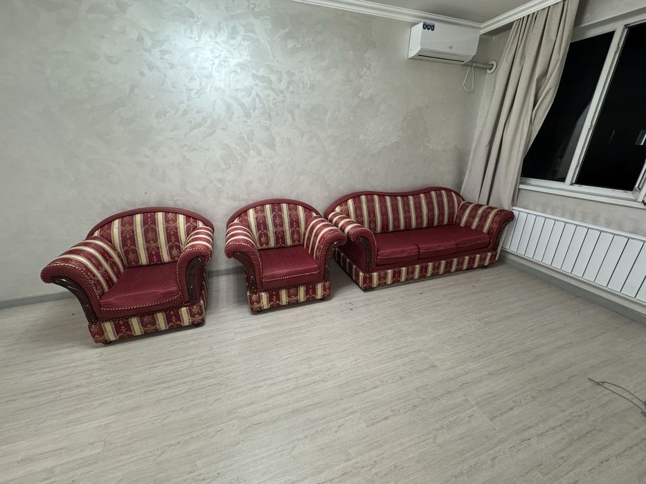 Диван раскладной с. 2 креслами