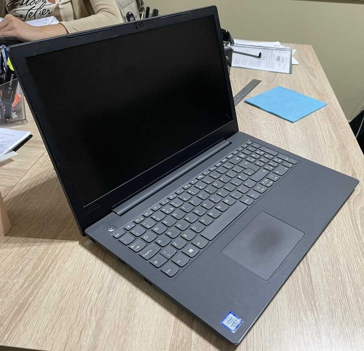 Лаптоп Lenovo V130-15IKB