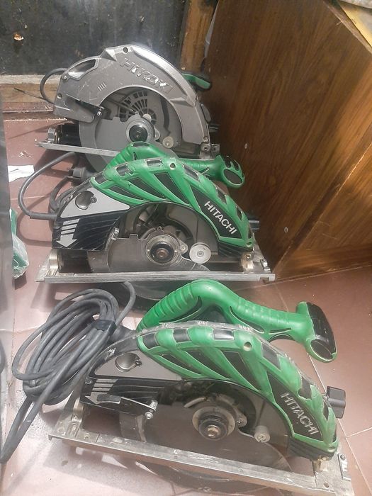 Големи циркуляри Хитачи