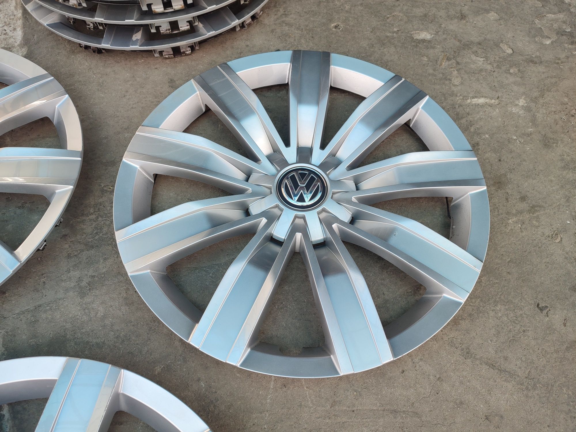 17" оригинални тасове за джанти за Vw Tiguan, Passat...