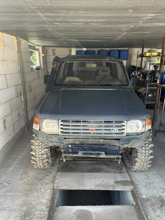 Mitsubishi pajero